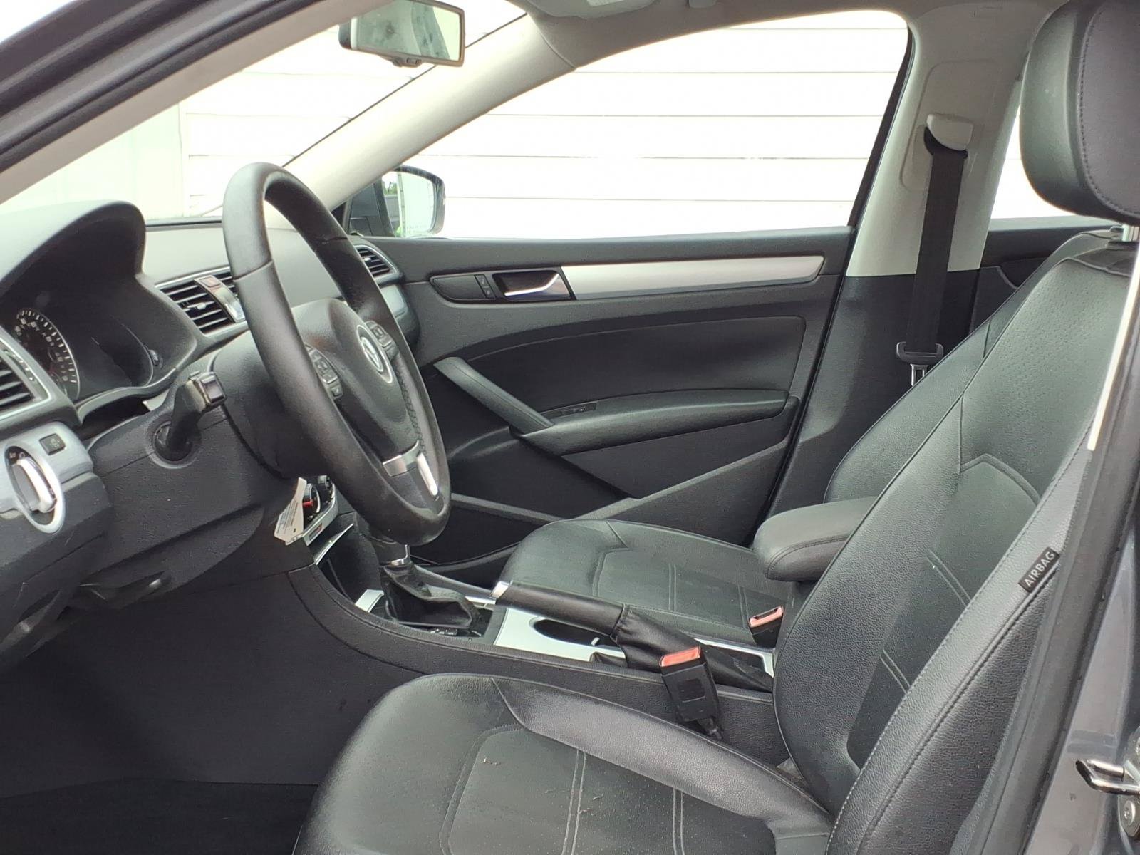 Used 2013 Volkswagen Passat 2.5 SE FWD image 7