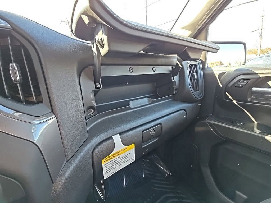 Used 2024 Chevrolet Silverado 1500 Custom image 30