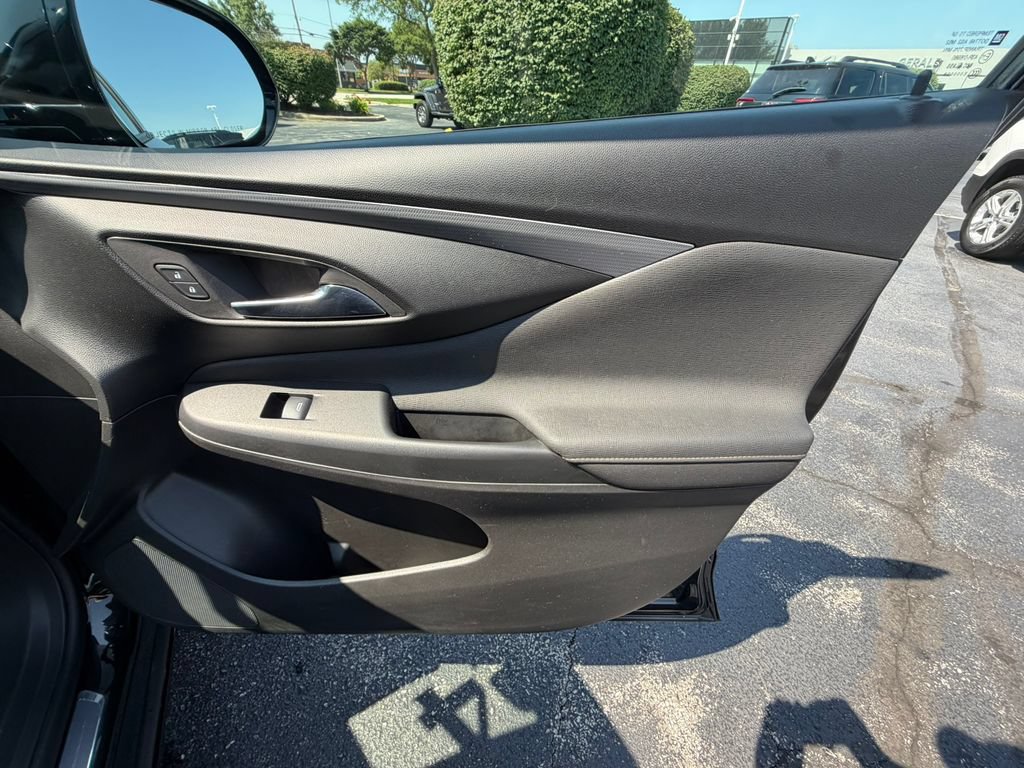 Certified 2024 Buick Envista Avenir FWD image 19