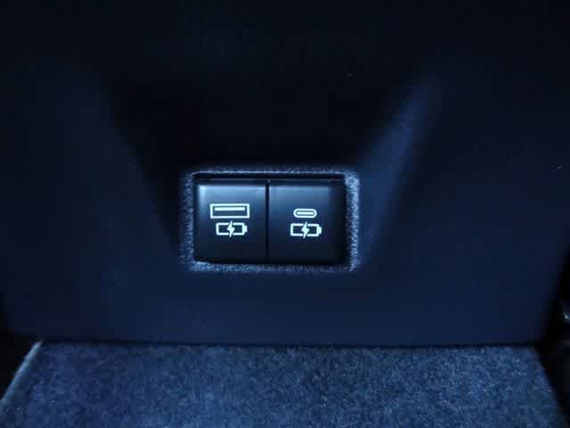Used 2025 Toyota Camry LE FWD image 10