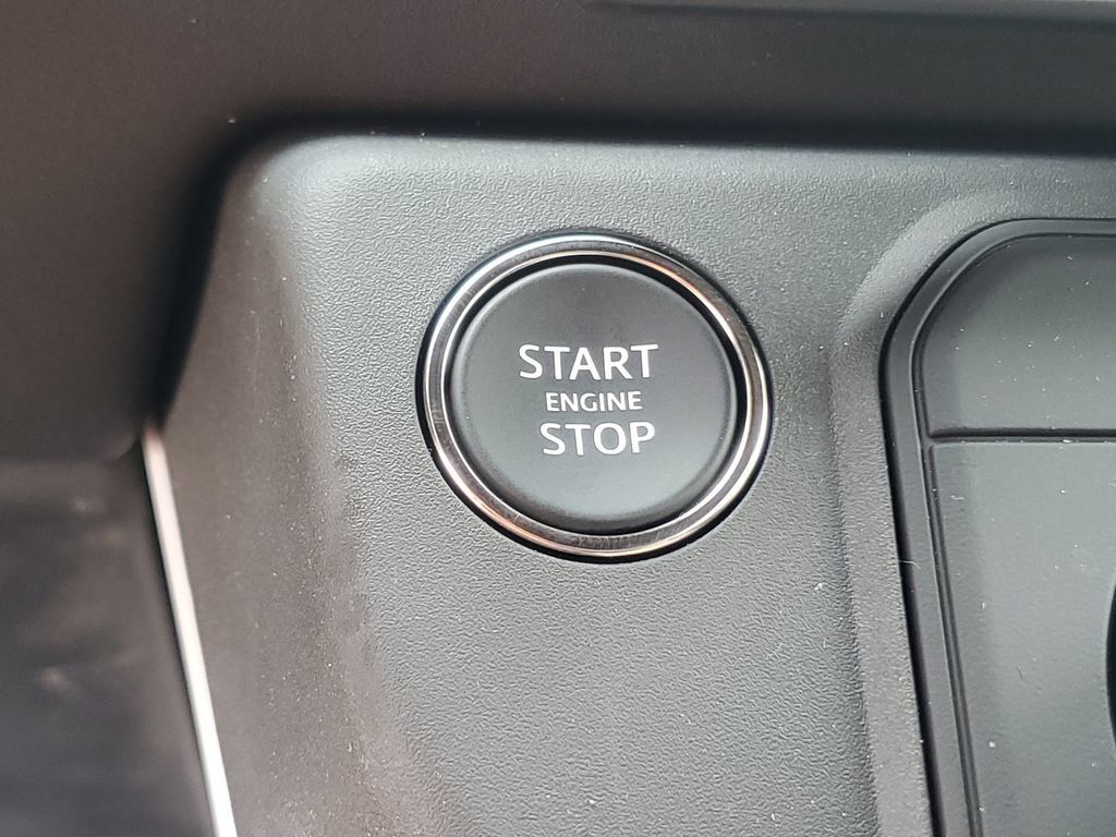 New 2026 Land Rover Defender 130 X-Dynamic SE AWD/4WD image 19