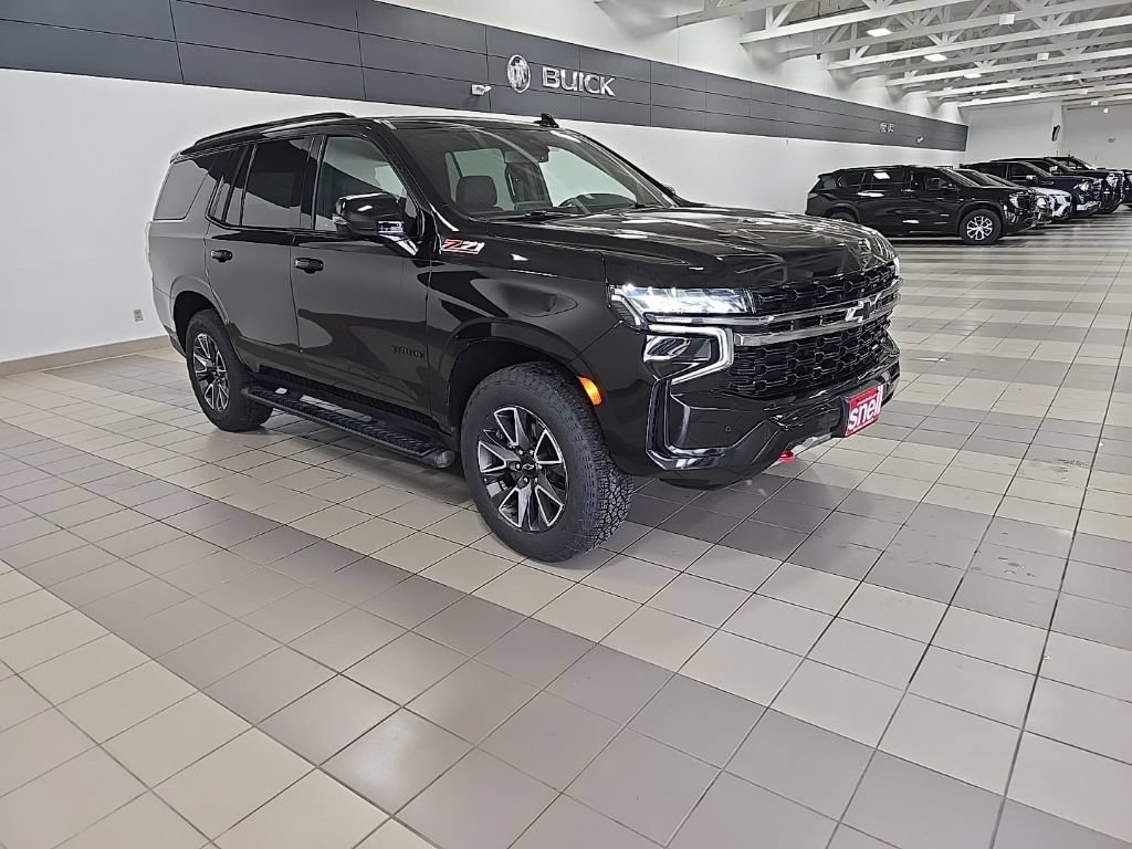 Used 2022 Chevrolet Tahoe Z71 w/ Luxury Package AWD/4WD image 7