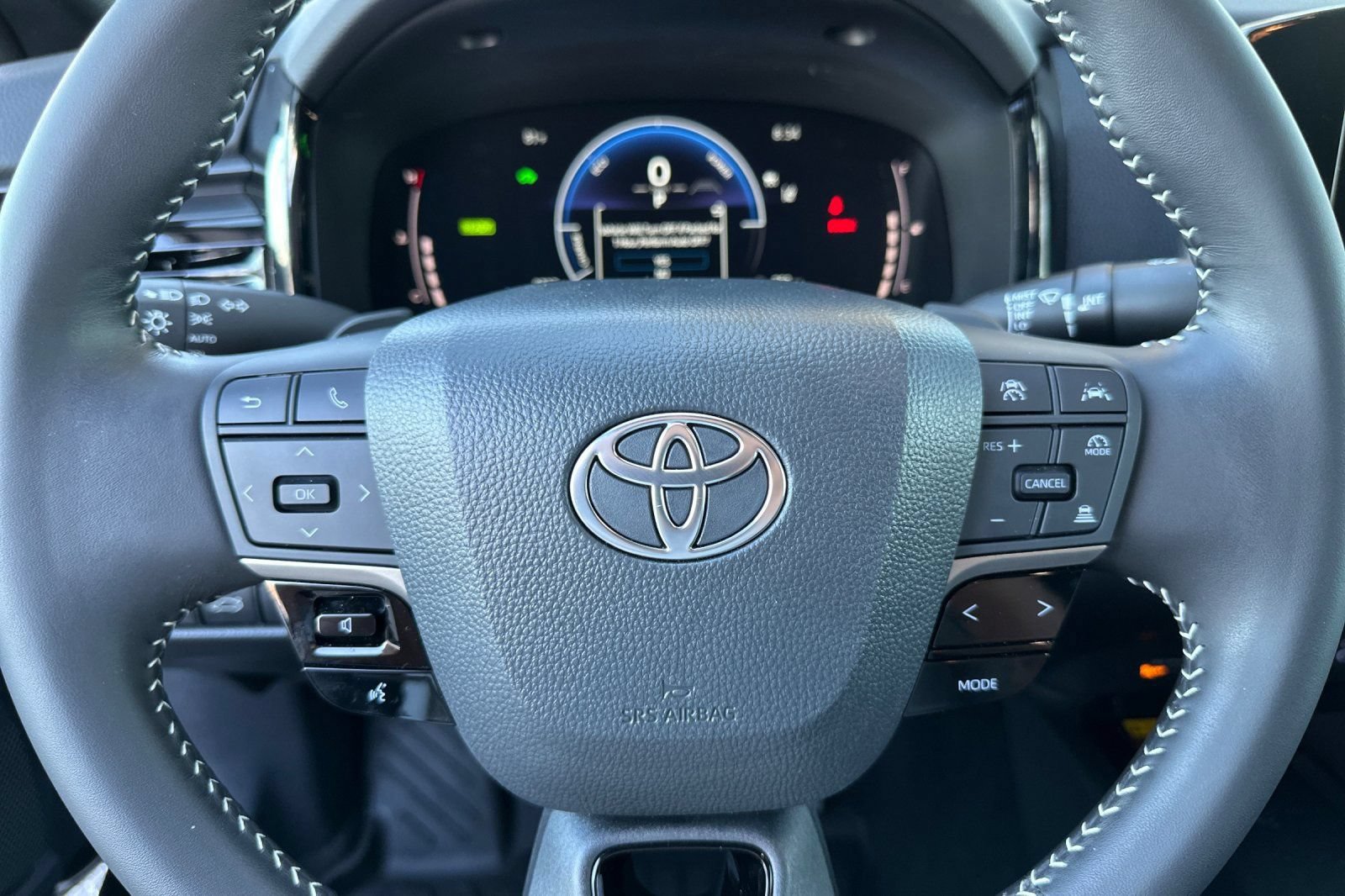 Used 2026 Toyota Camry Hybrid FWD image 23