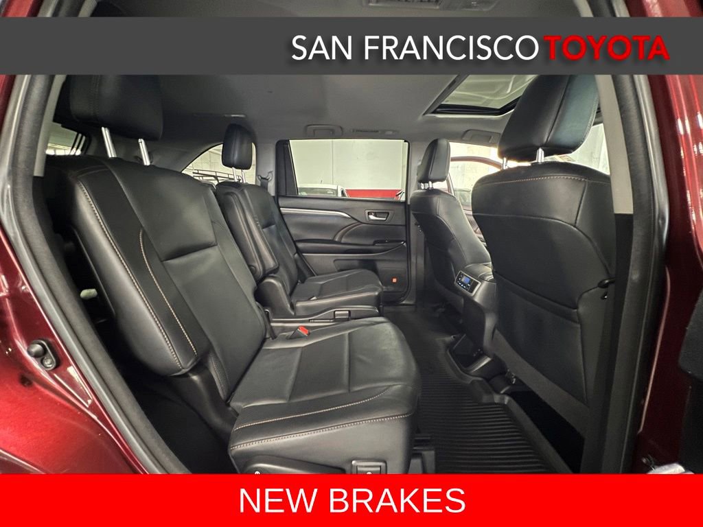 Used 2017 Toyota Highlander Limited AWD/4WD image 19