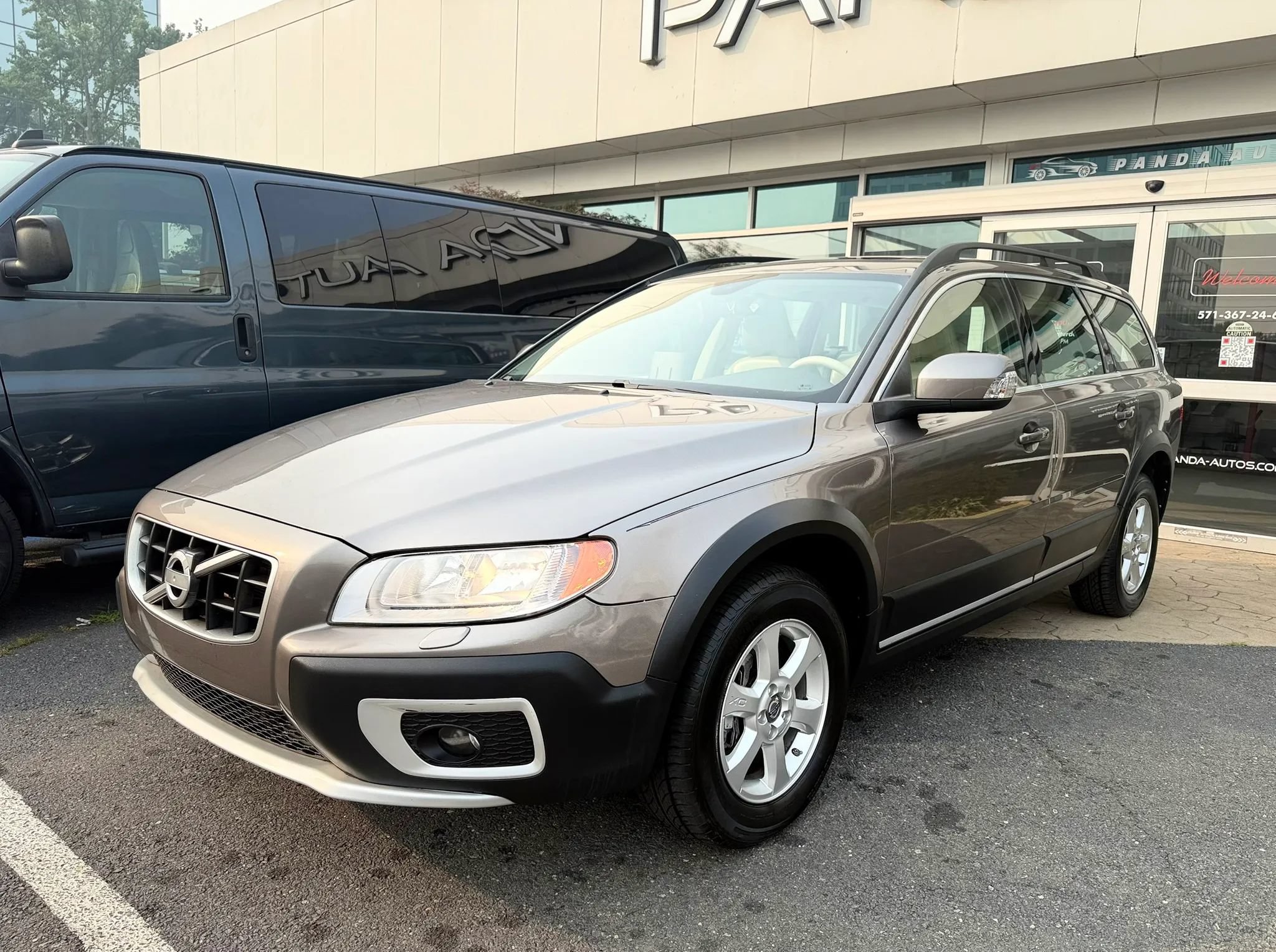 Used 2010 Volvo XC70 3.2 AWD/4WD image 3