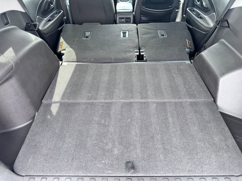 Used 2023 GMC Terrain SLE image 13