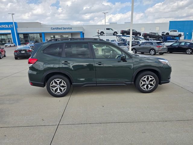 Used 2023 Subaru Forester Premium image 15