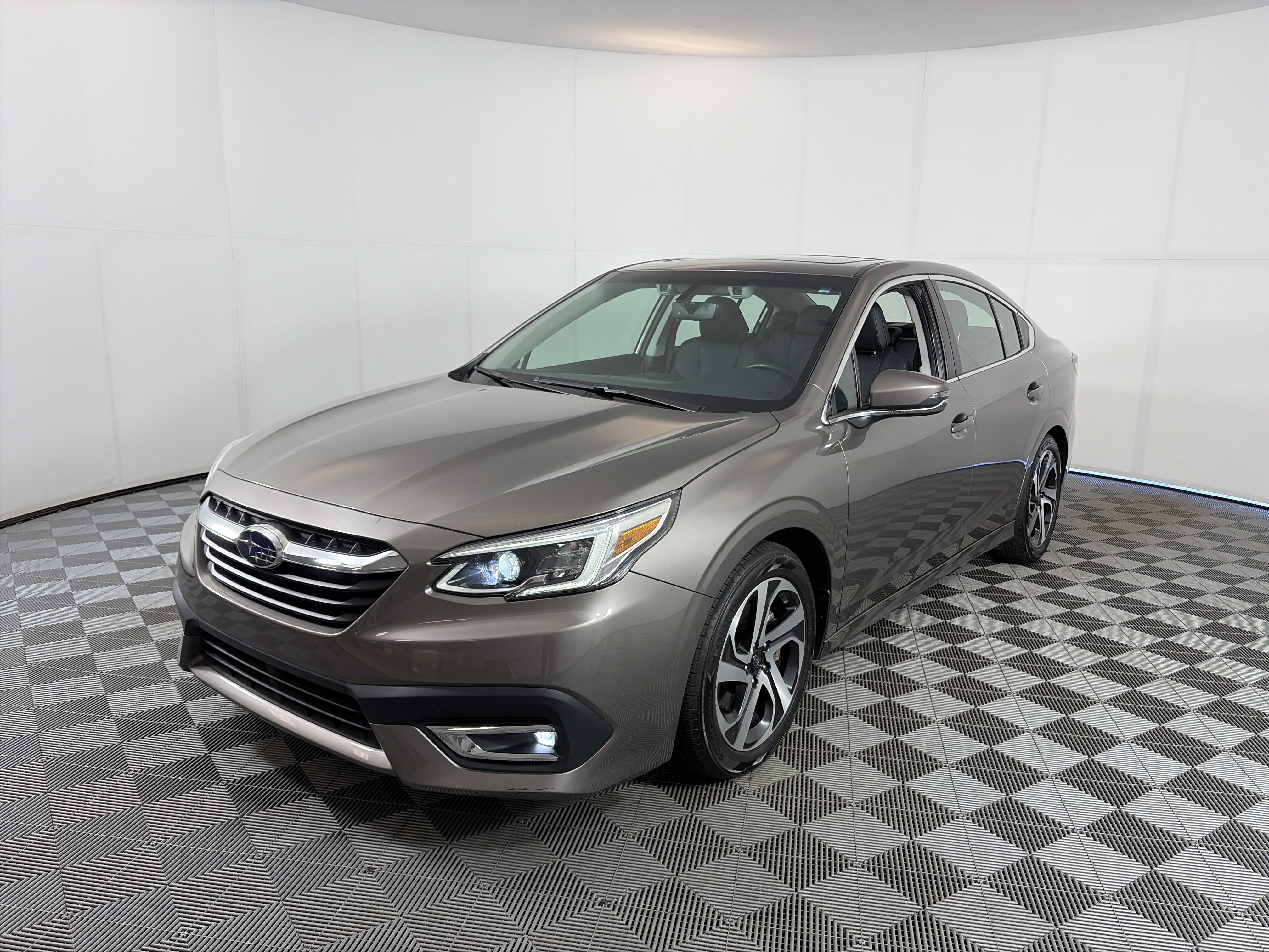 Used 2022 Subaru Legacy Limited AWD/4WD image 2