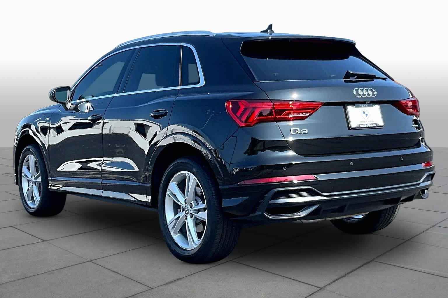Used 2020 Audi Q3 2.0T Premium w/ Convenience Package AWD/4WD image 11