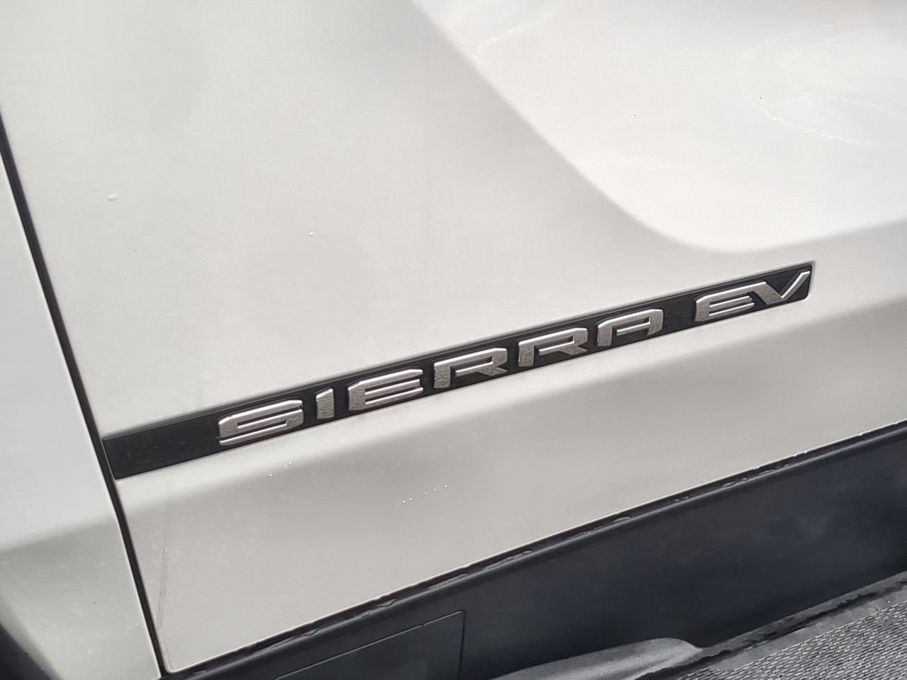 New 2026 GMC Sierra EV Elevation w/ Premium Package image 31