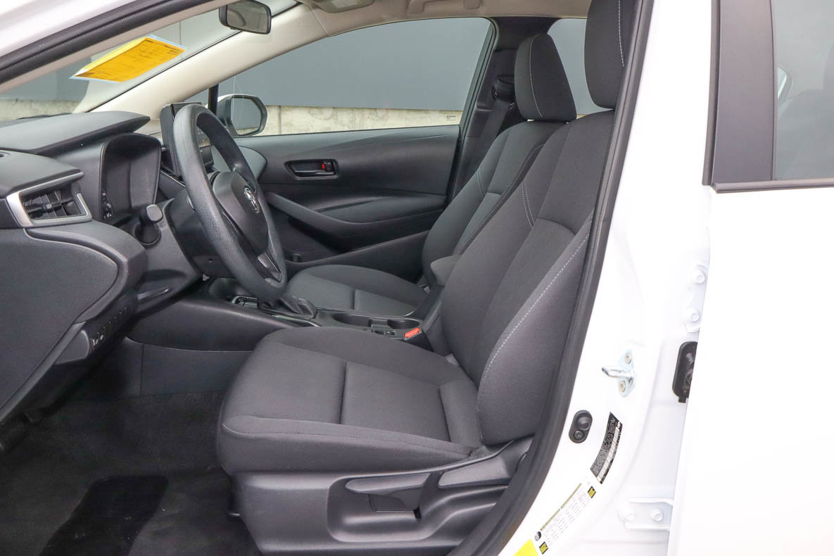Used 2024 Toyota Corolla LE FWD image 7