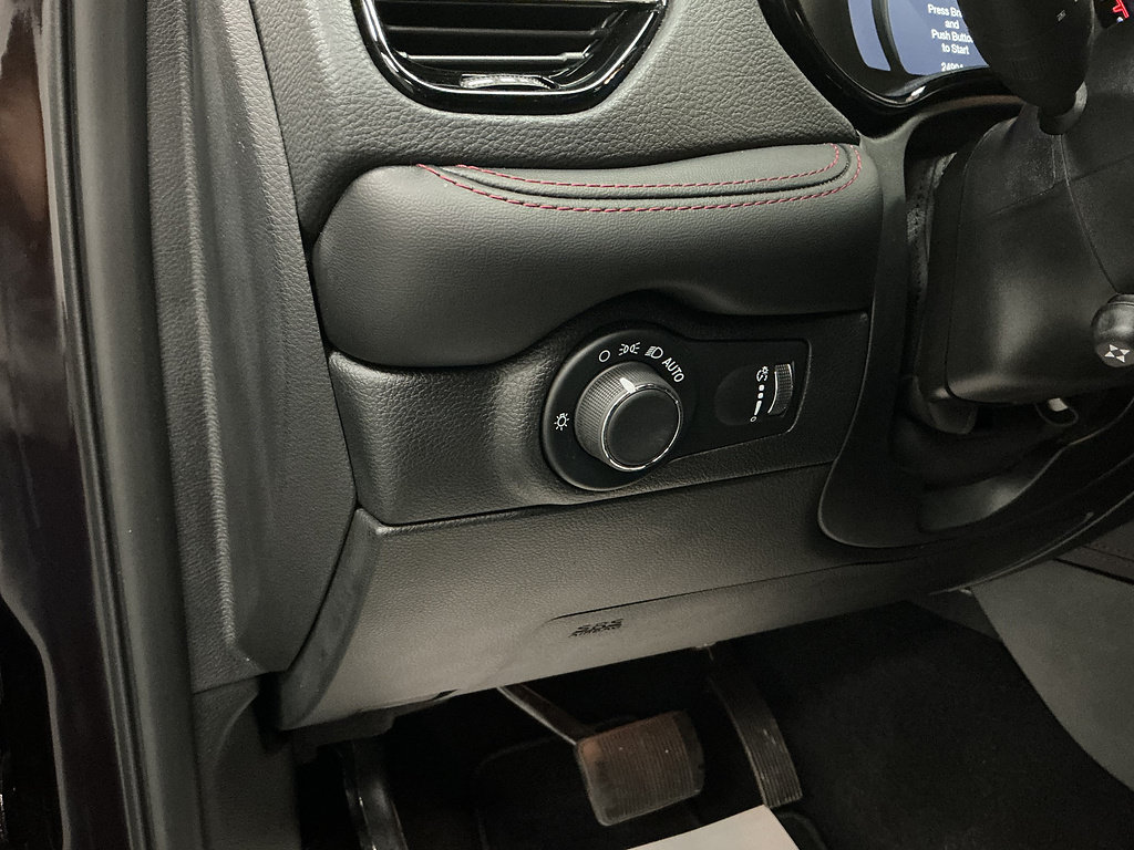 Used 2025 Dodge Durango GT AWD/4WD image 11