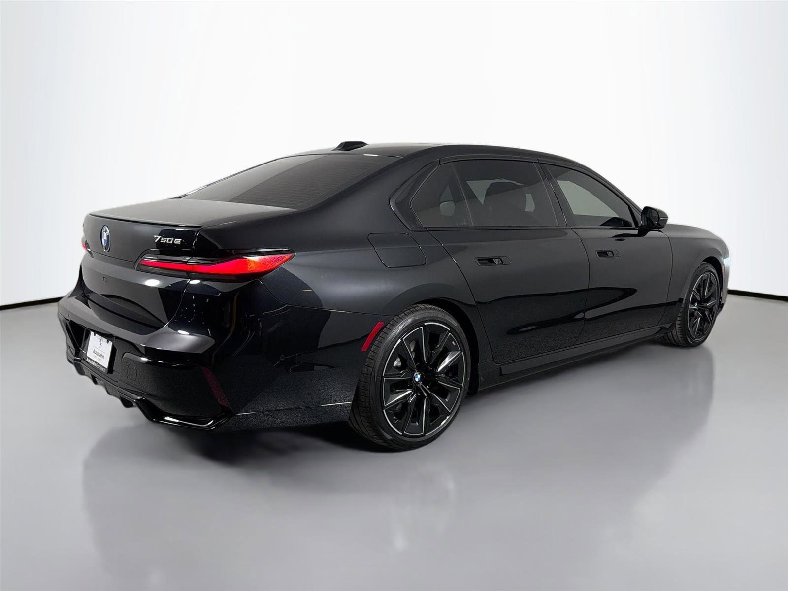 New 2026 BMW 750e xDrive w/ Executive Package AWD/4WD image 5