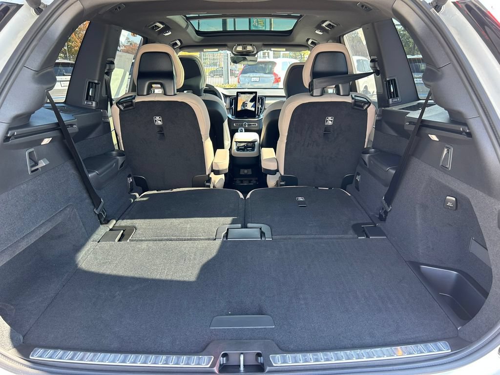 New 2026 Volvo XC90 B6 Plus w/ Protection Package AWD/4WD image 17