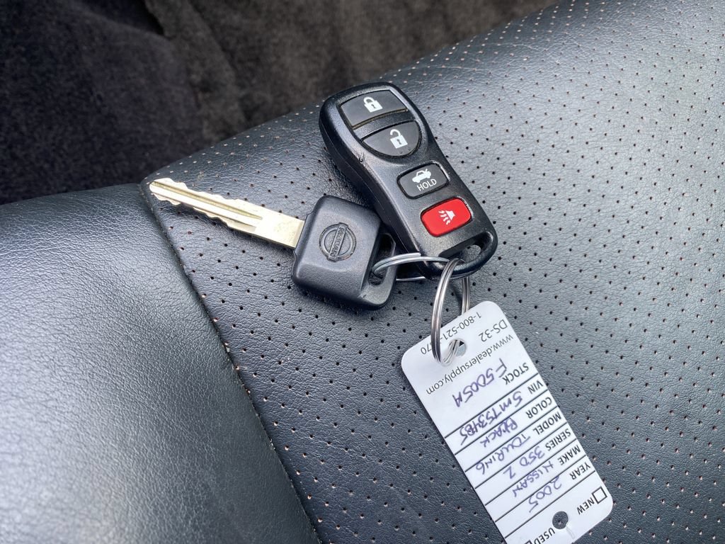 Used 2005 Nissan 350Z Touring RWD image 36