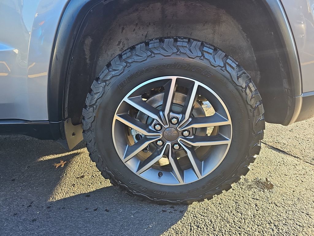 Used 2021 Jeep Grand Cherokee Limited image 32