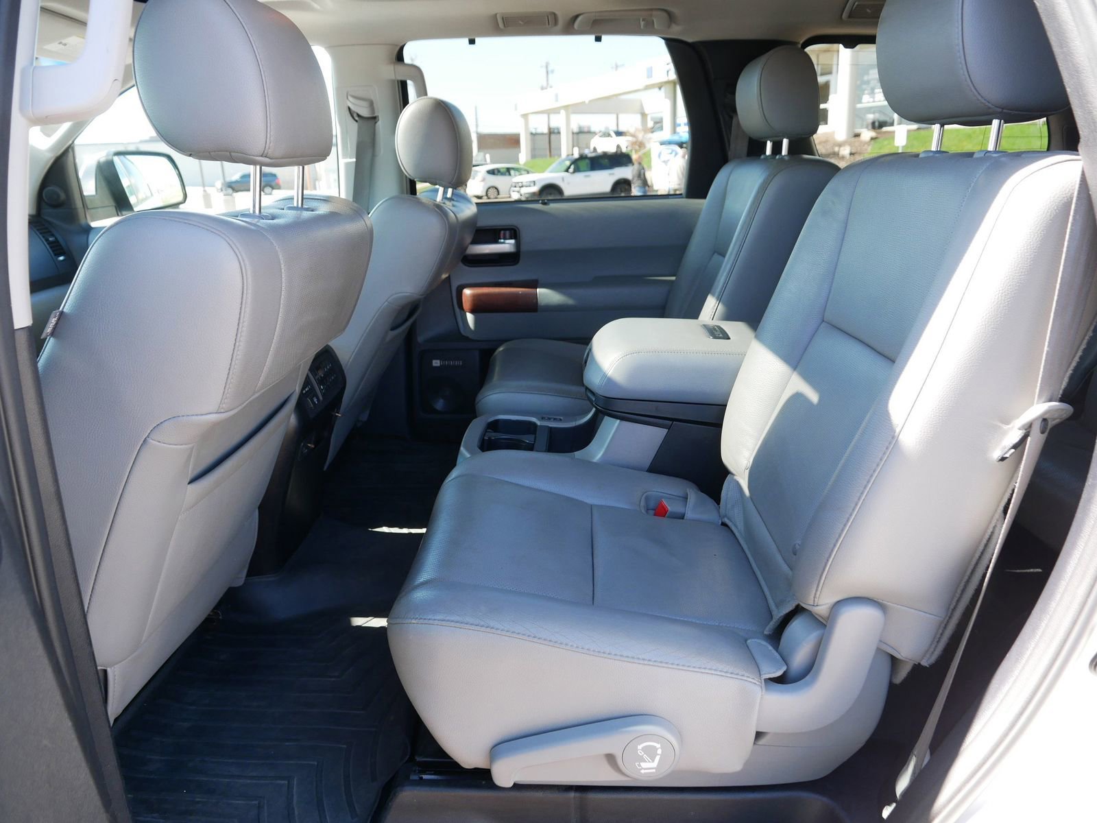 Used 2012 Toyota Sequoia Platinum AWD/4WD image 18