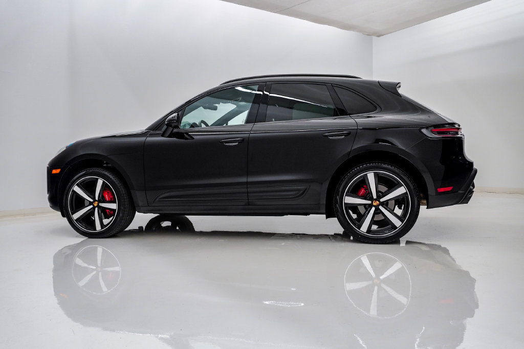 Certified 2026 Porsche Macan S AWD/4WD image 2