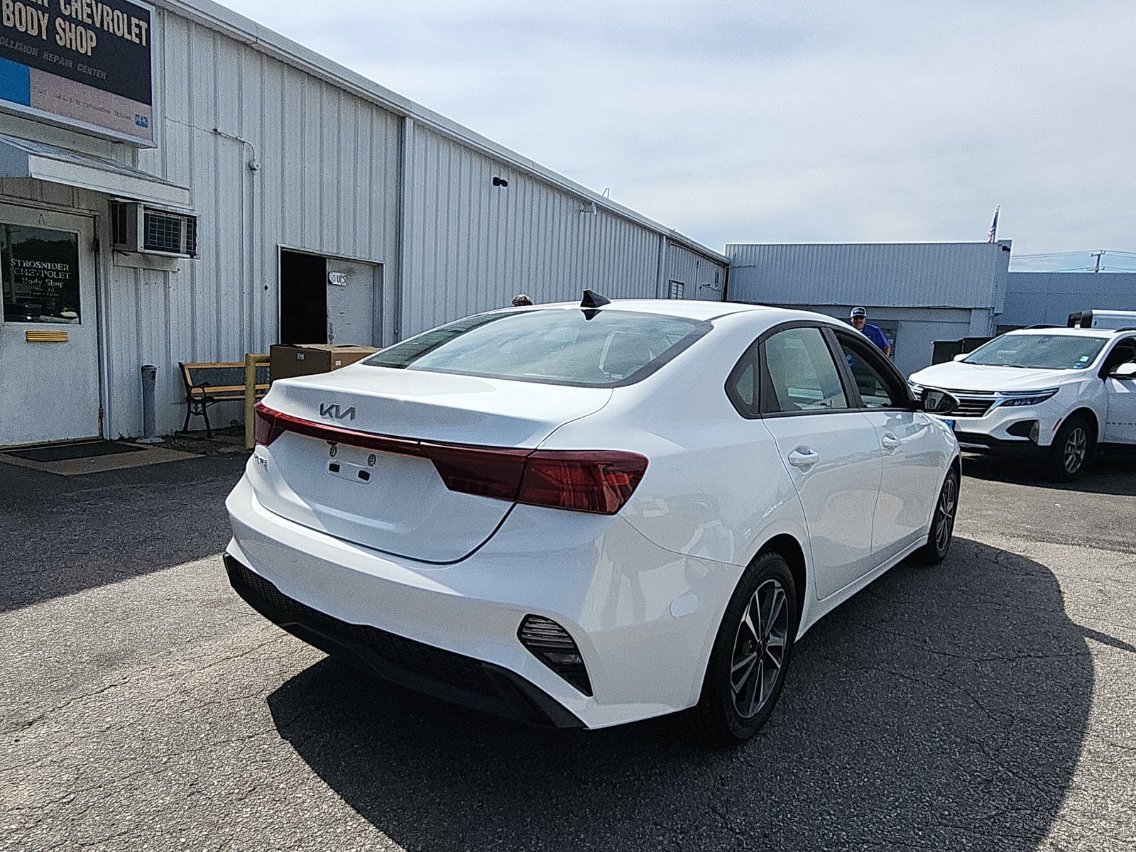Used 2024 Kia Forte LXS w/ LXS Technology Package FWD image 5