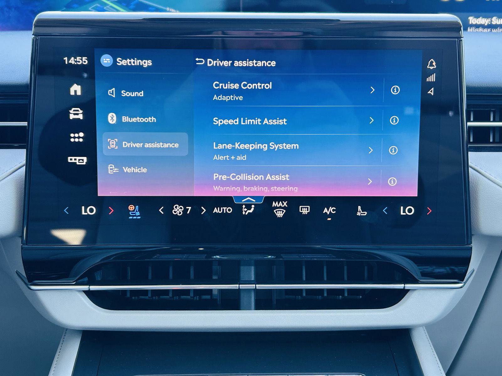 New 2026 Lincoln Nautilus Reserve w/ Jet Appearance Package image 13