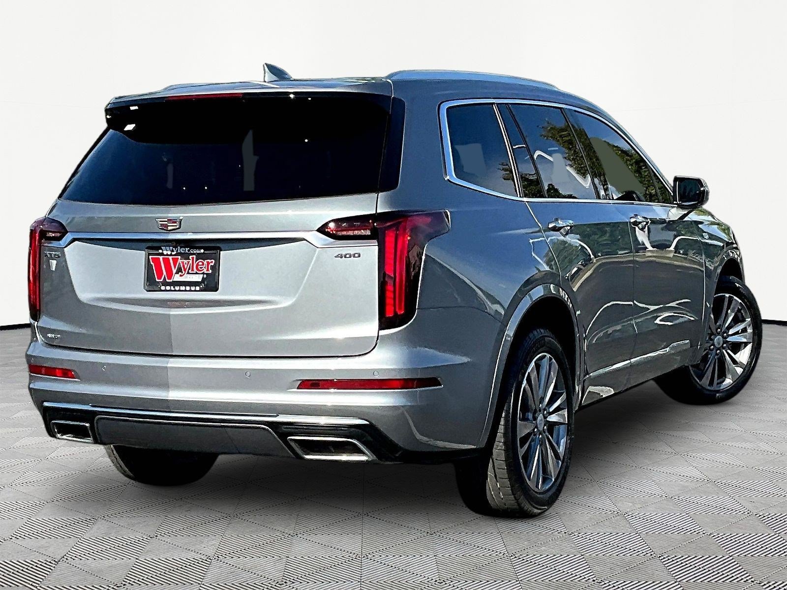 Used 2025 Cadillac XT6 Premium Luxury w/ LPO, Floor Liner Package AWD/4WD image 6