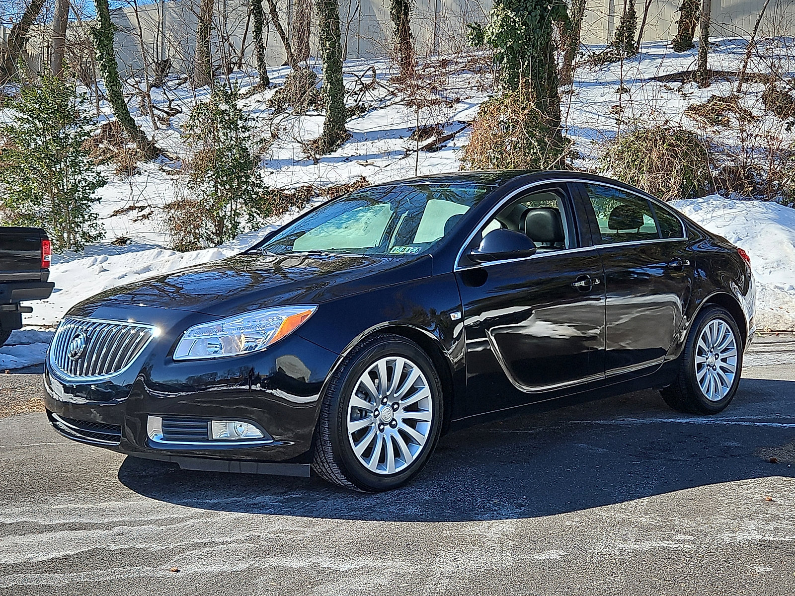 Used 2011 Buick Regal CXL w/ RL2 Preferred Equipment Group image 3