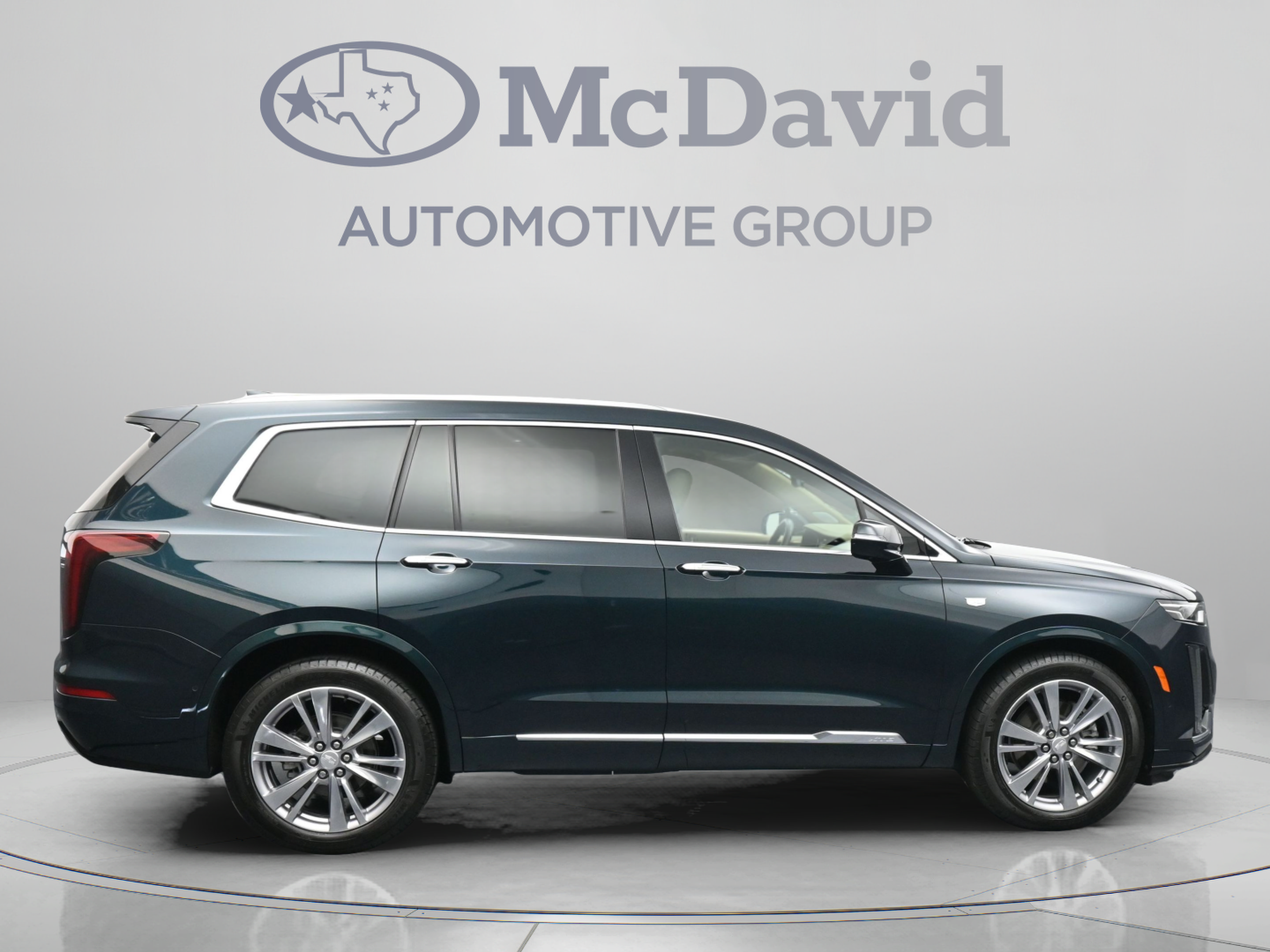 Used 2024 Cadillac XT6 Premium Luxury w/ Platinum Package FWD image 9