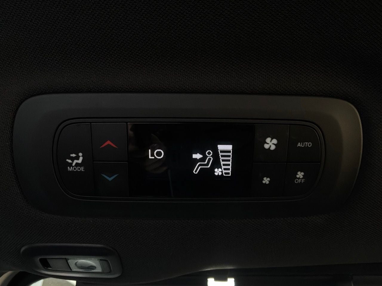 Used 2026 Chrysler Pacifica Limited FWD image 15