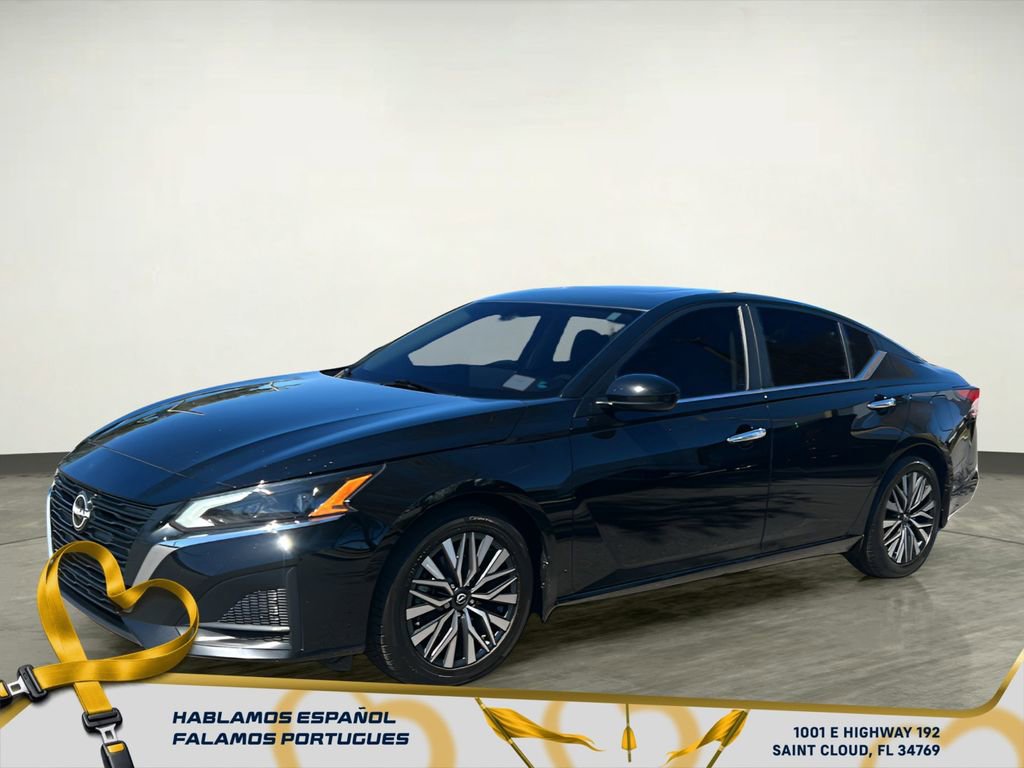 Used 2023 Nissan Altima 2.5 SV w/ SV Premium Package image 2