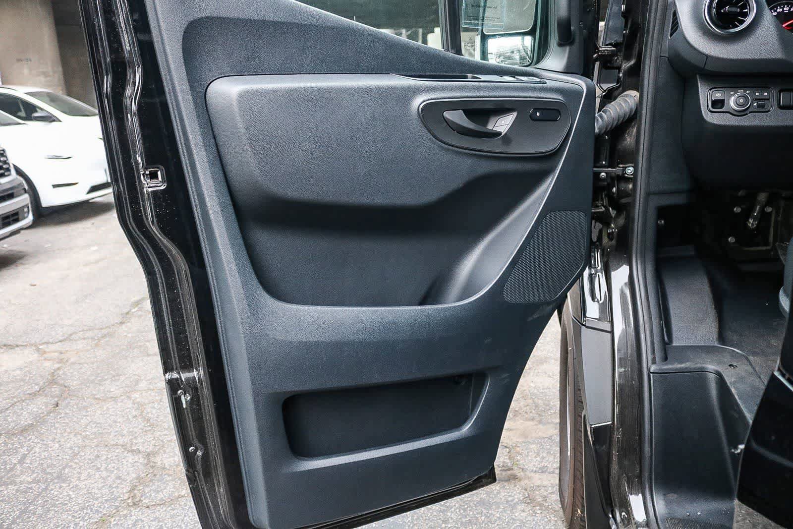 Used 2024 Mercedes-Benz Sprinter 2500 image 20