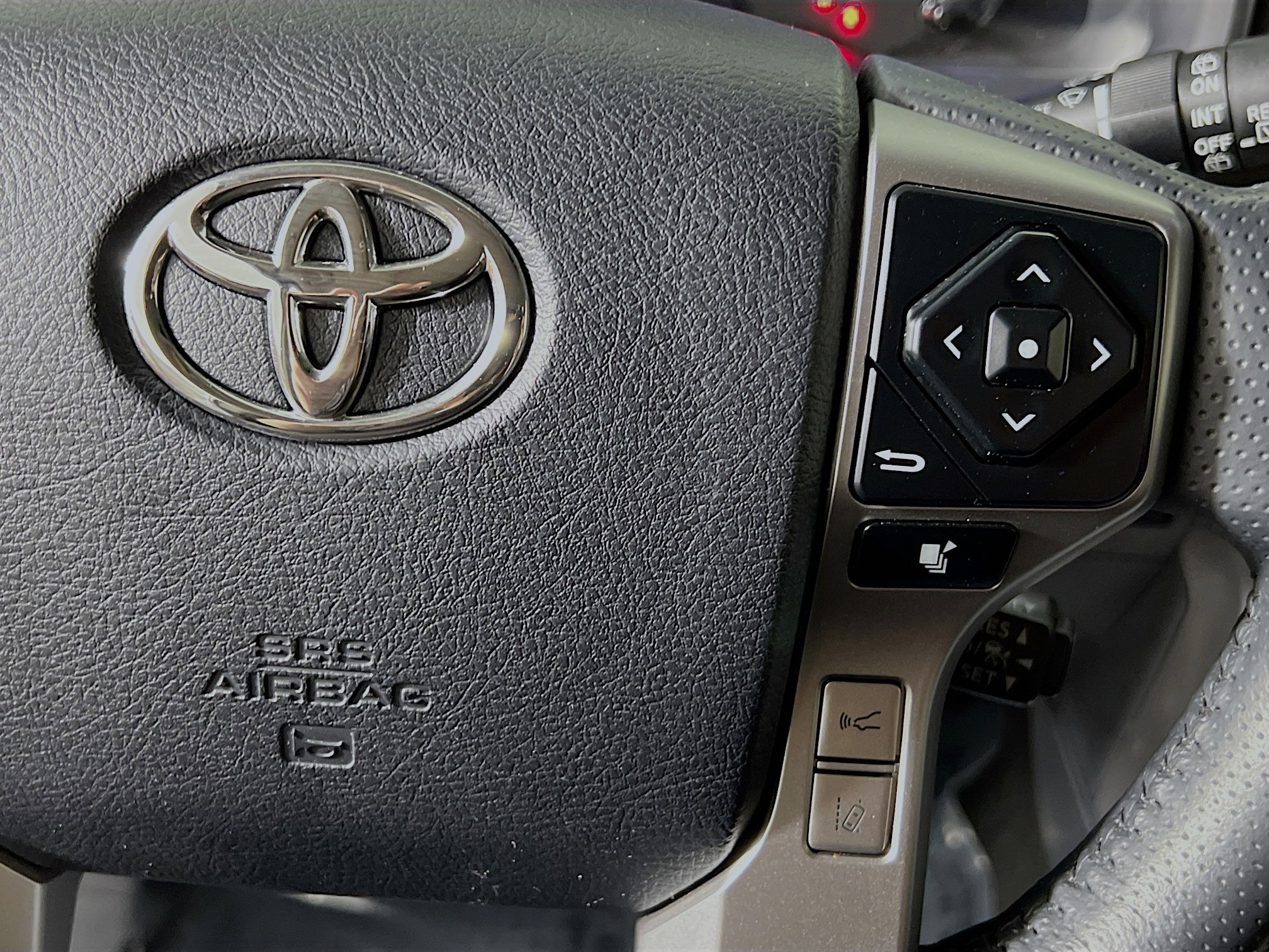 Used 2024 Toyota 4Runner SR5 Premium w/ Moonroof Package RWD image 20