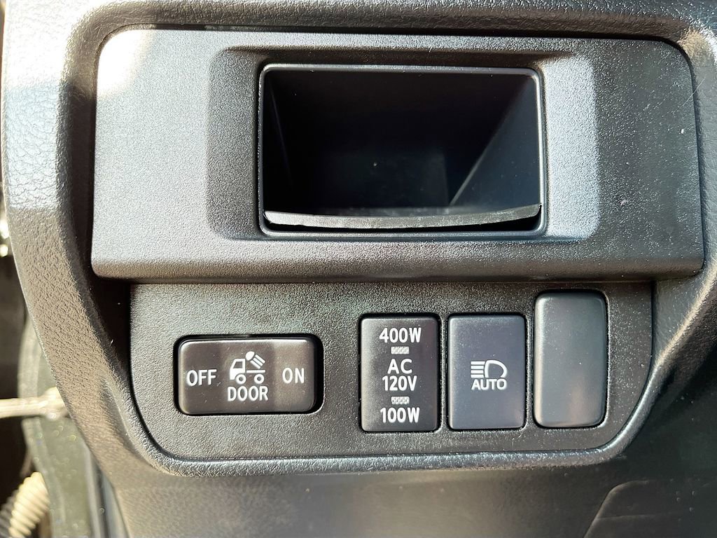 Used 2019 Toyota Tacoma TRD Off-Road w/ Technology Package image 10