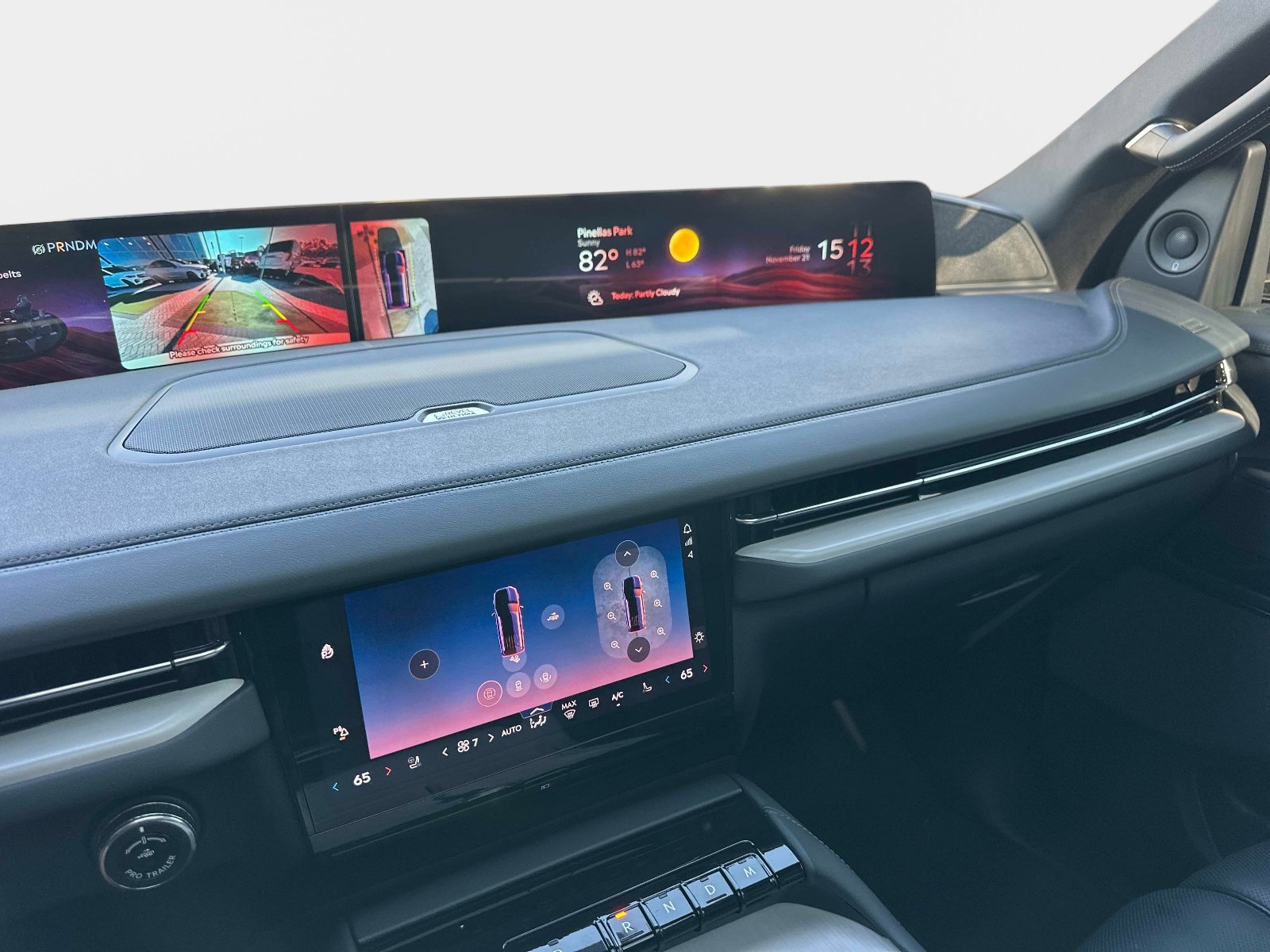 Used 2025 Lincoln Navigator Reserve w/ Jet Appearance Package image 28