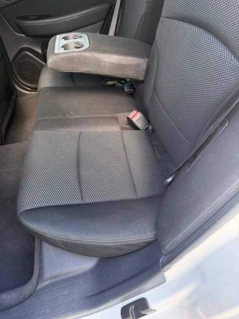 Used 2017 Subaru Outback 2.5i Premium AWD/4WD image 4