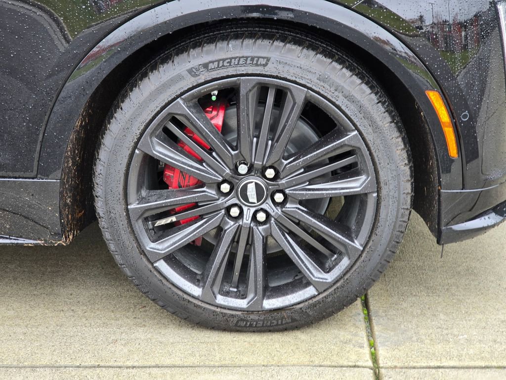 New 2026 Cadillac Lyriq V AWD/4WD image 9