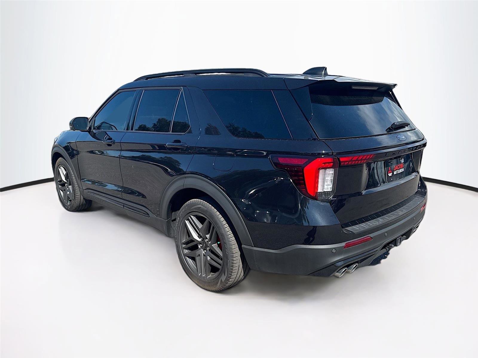 Used 2025 Ford Explorer ST image 5
