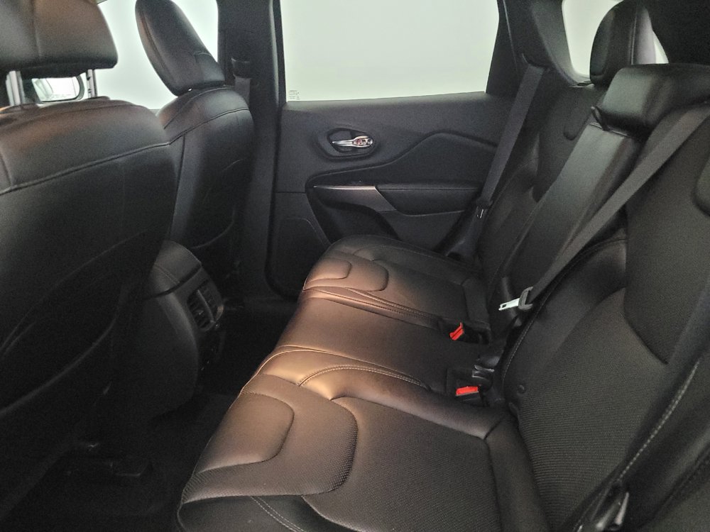 Used 2019 Jeep Cherokee Limited AWD/4WD image 18