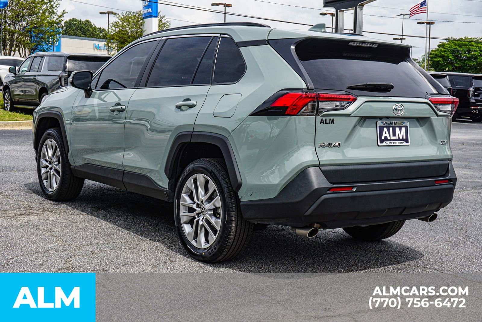 Used 2023 Toyota RAV4 XLE Premium FWD image 8