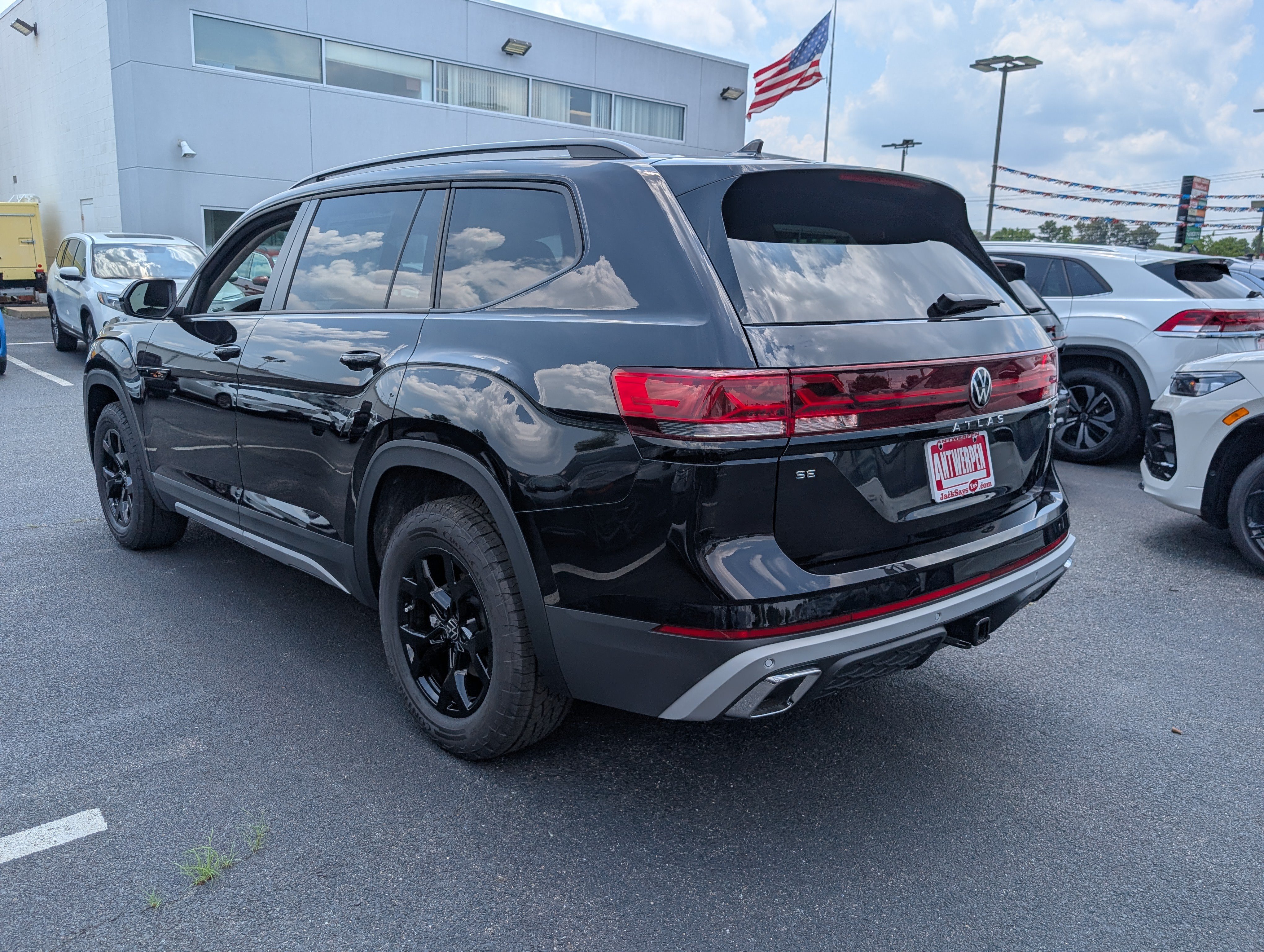 New 2026 Volkswagen Atlas Peak Edition AWD/4WD image 4