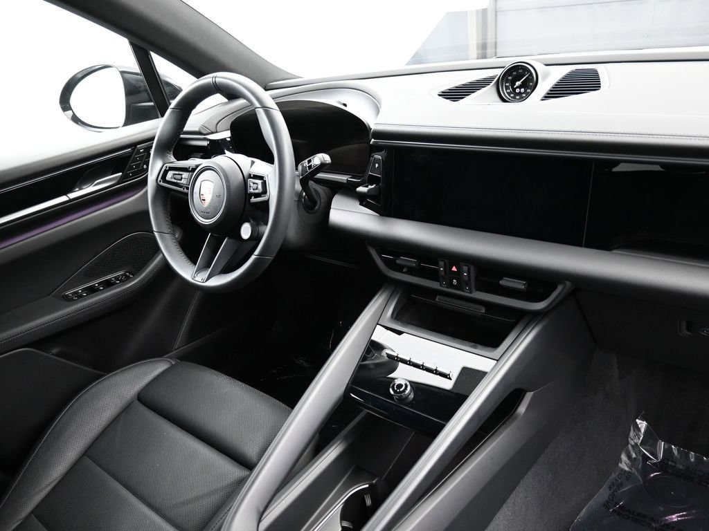 Certified 2024 Porsche Macan 4 Electric image 30