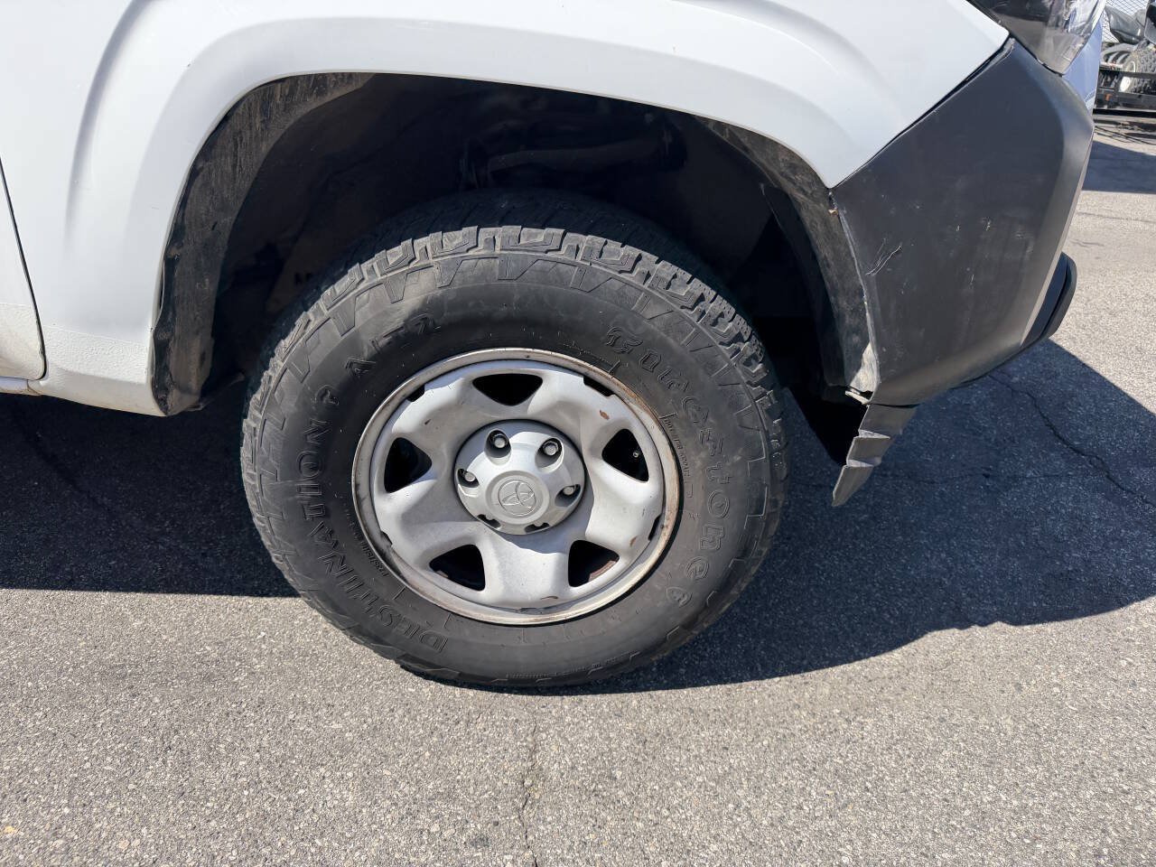 Used 2017 Toyota Tacoma SR RWD image 16