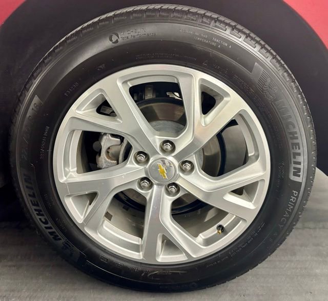 Used 2018 Chevrolet Equinox LT image 11