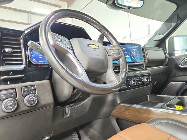 Used 2024 Chevrolet Silverado 3500 High Country w/ Technology Package AWD/4WD image 10