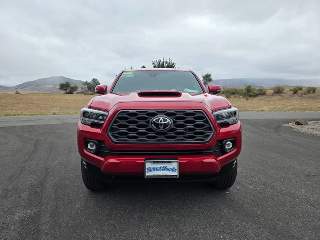 Used 2022 Toyota Tacoma TRD Sport w/ Technology Package AWD/4WD image 4