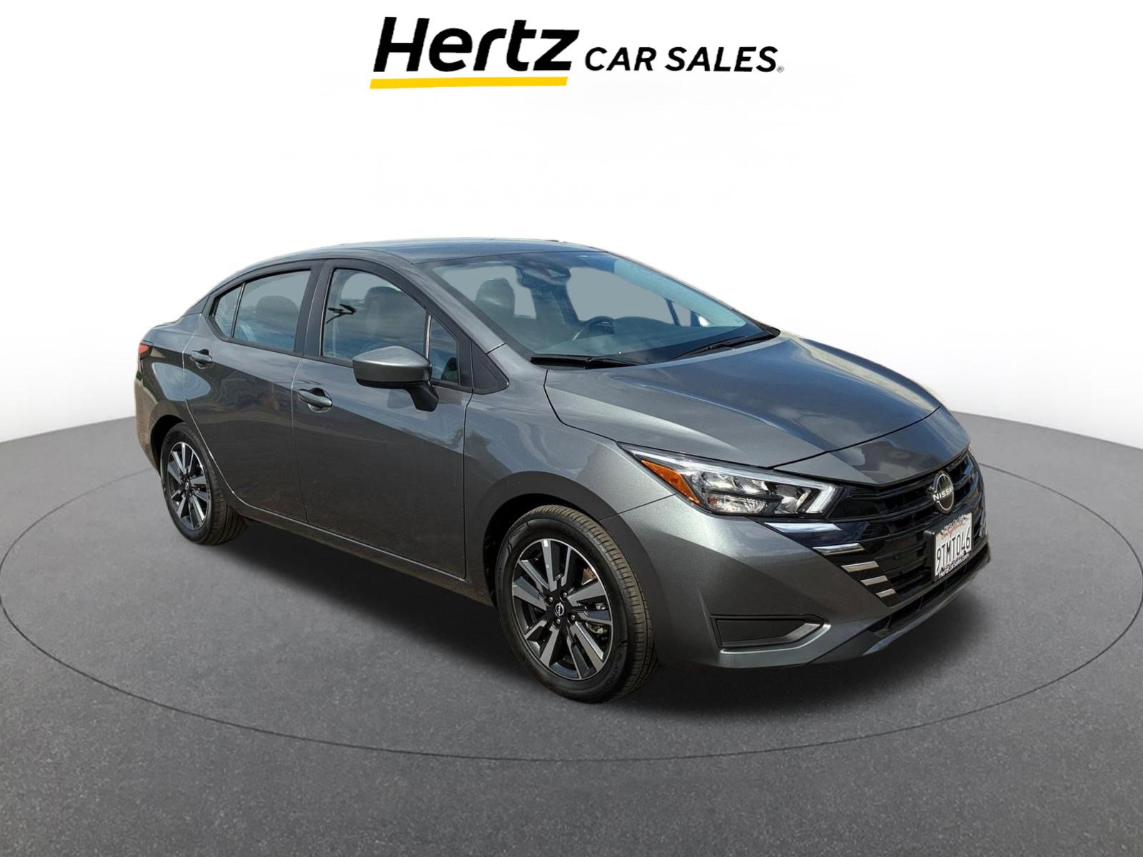 Used 2025 Nissan Versa SV image 1