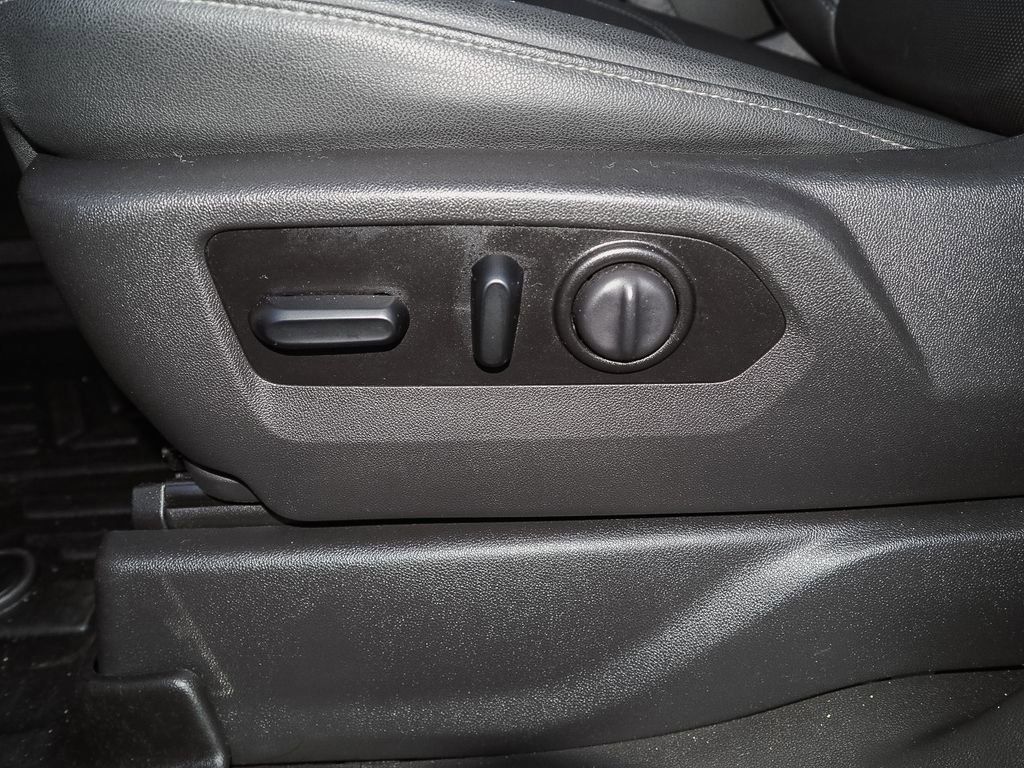 Used 2021 Chevrolet Silverado 2500 LTZ w/ LTZ Convenience Package image 29