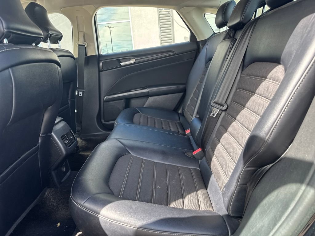 Used 2018 Ford Fusion SE w/ Equipment Group 201A image 15