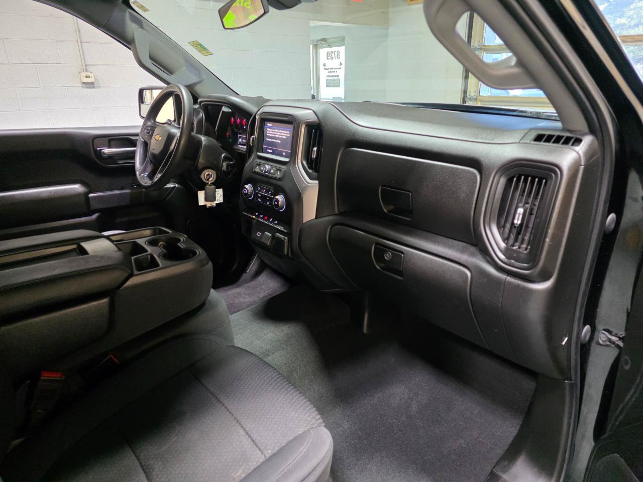 Used 2020 Chevrolet Silverado 1500 Custom w/ Custom Value Package AWD/4WD image 25