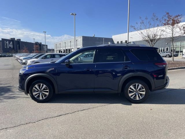 Certified 2023 Nissan Pathfinder SL image 7