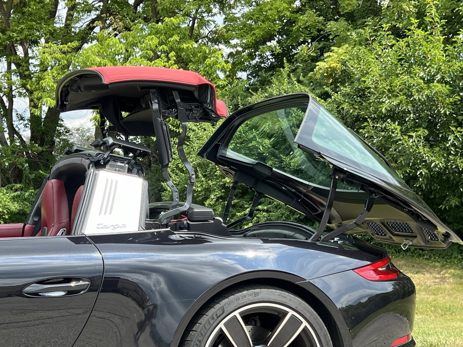 Used 2017 Porsche 911 Targa 4S image 11